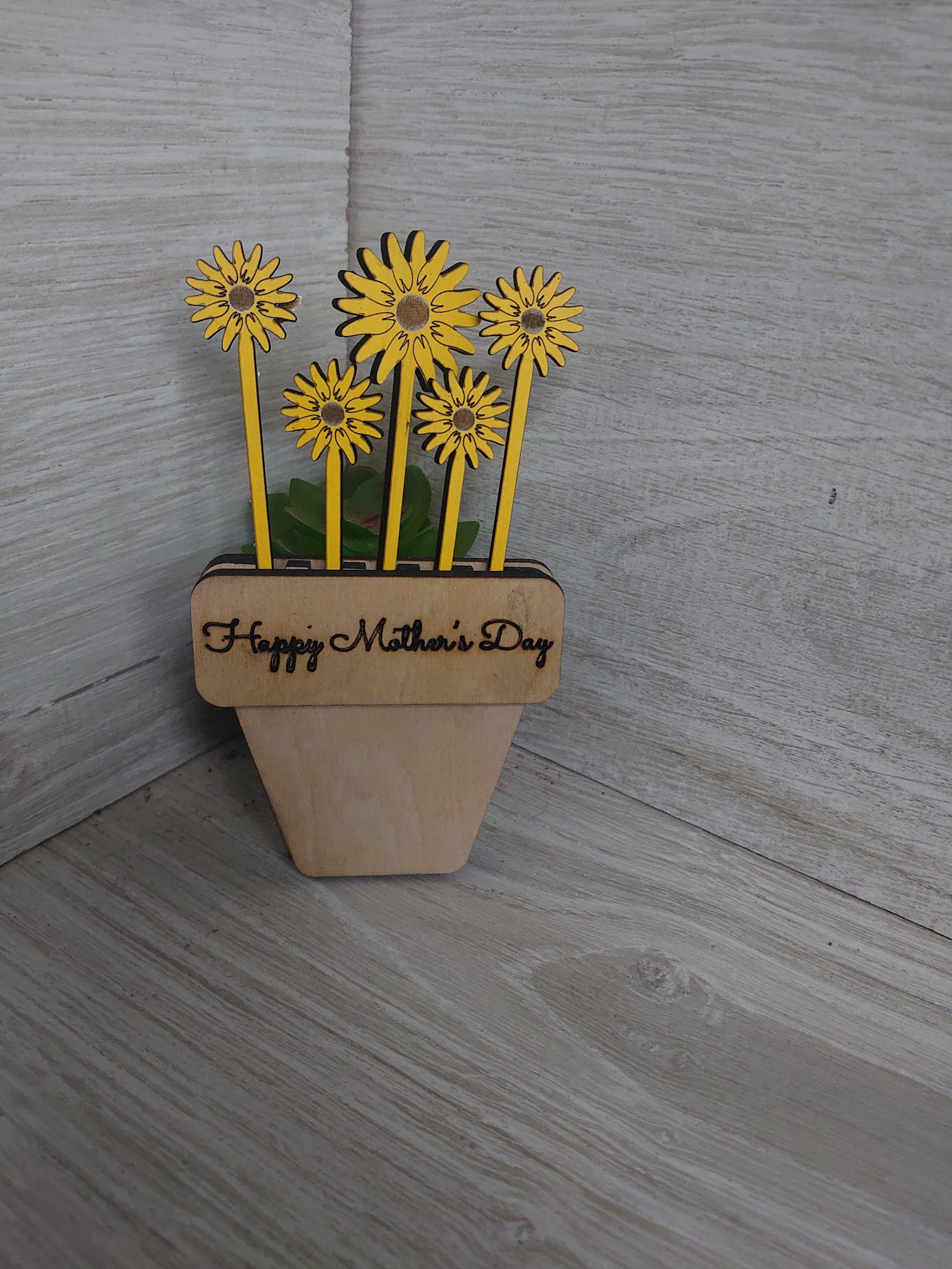 Wooden Happy Mother's Day flower pot decor